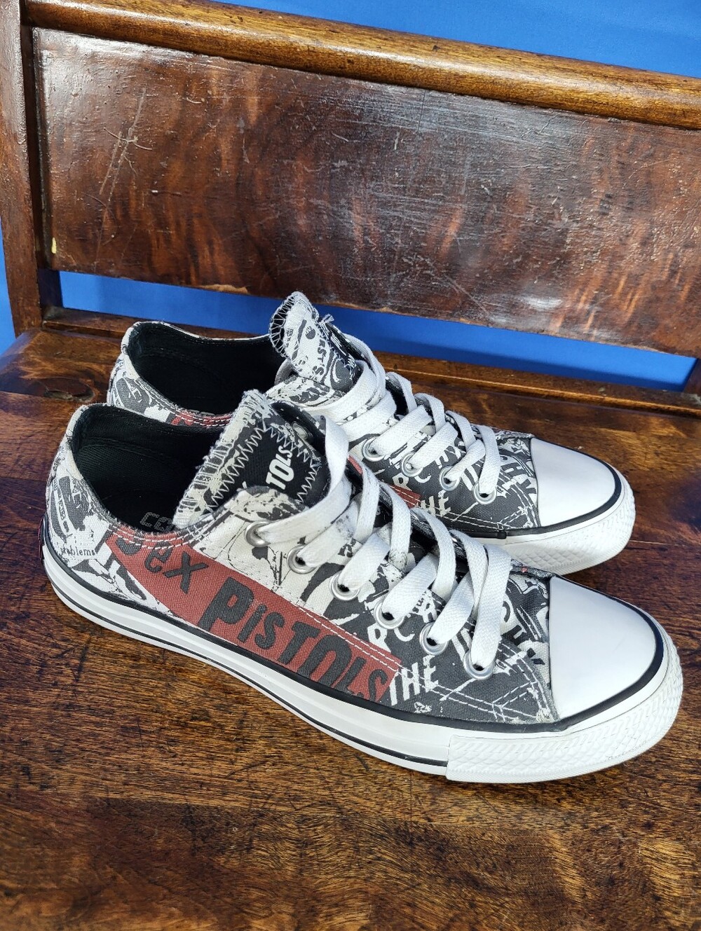 Converse Sex Pistols Women's Size 7 Rare to fund Sneakers Lowtops